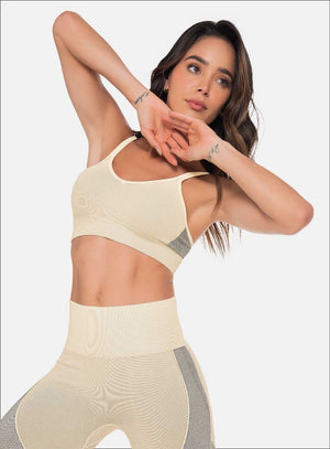 Top deportivo color marfil para mujer, marca BABALÚ, referencia 111803, vista frontal. Compra al por mayor en babalu.com.co en COP.