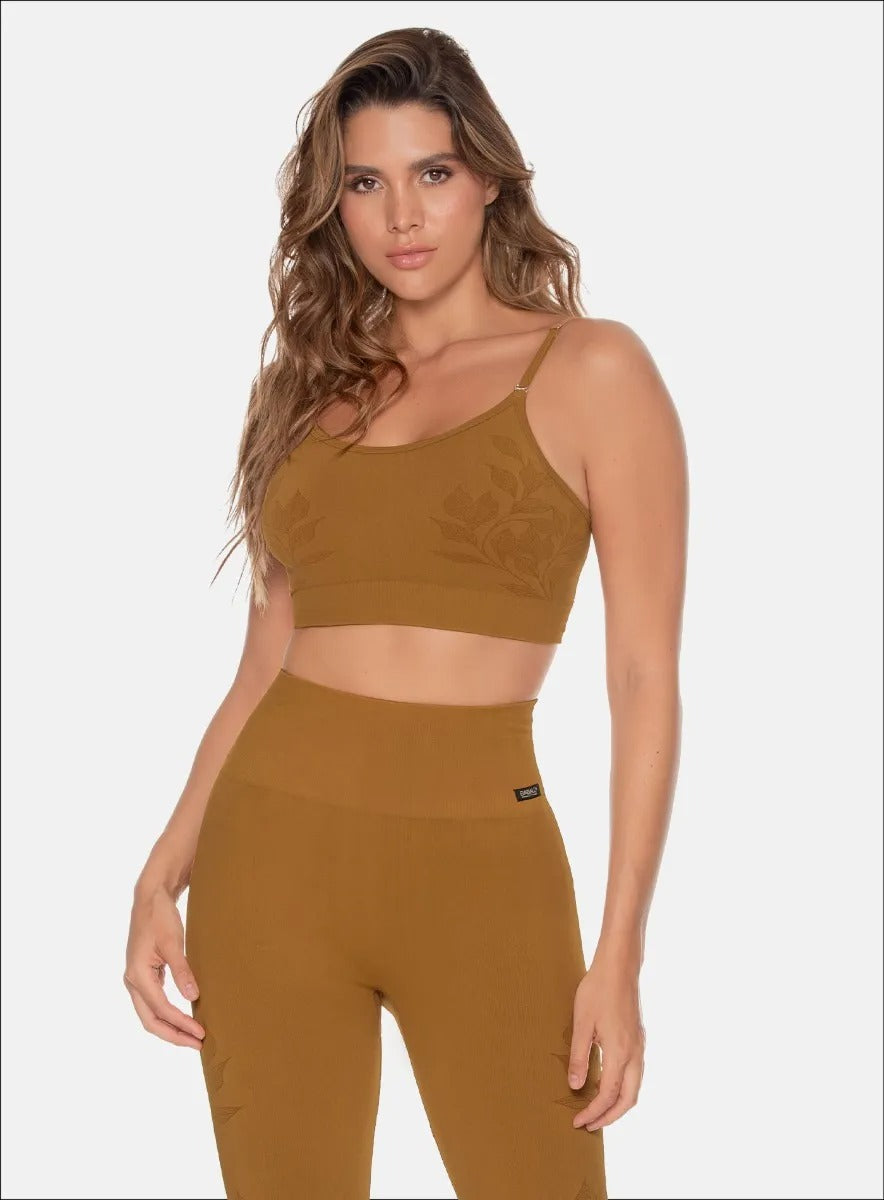 Top deportivo color mostaza para mujer, marca BABALÚ, referencia 109823, vista frontal. Compra al por mayor en babalu.com.co en COP.