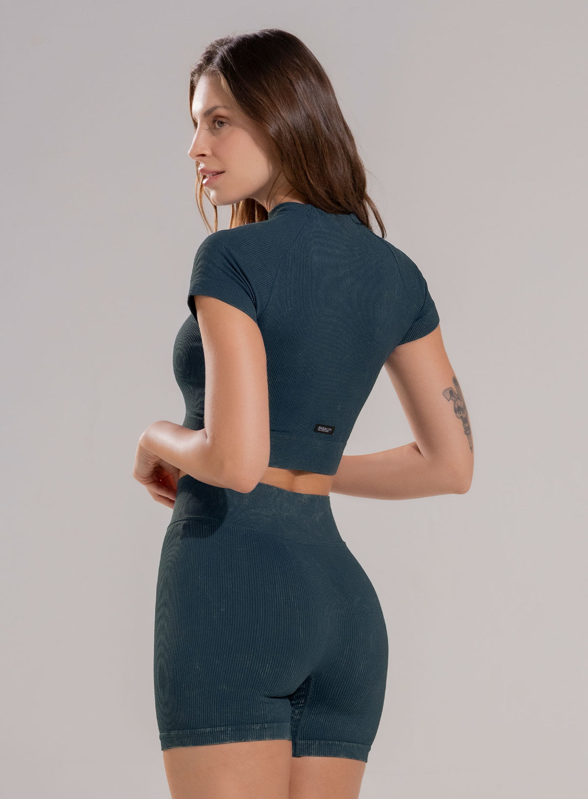 Top deportivo color navy para mujer, marca BABALÚ, referencia 110733, vista trasera. Compra al por mayor en babalu.com.co en COP.