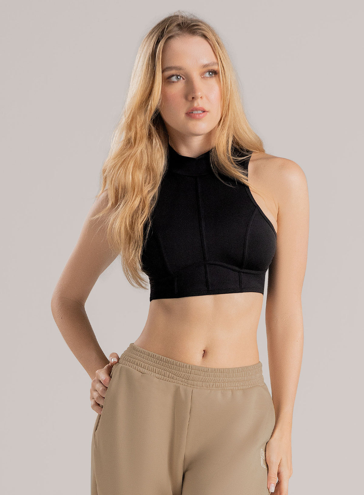 Top deportivo color negro para mujer, marca BABALÚ, referencia 110333, vista frontal. Compra al por mayor en babalu.com.co en COP.